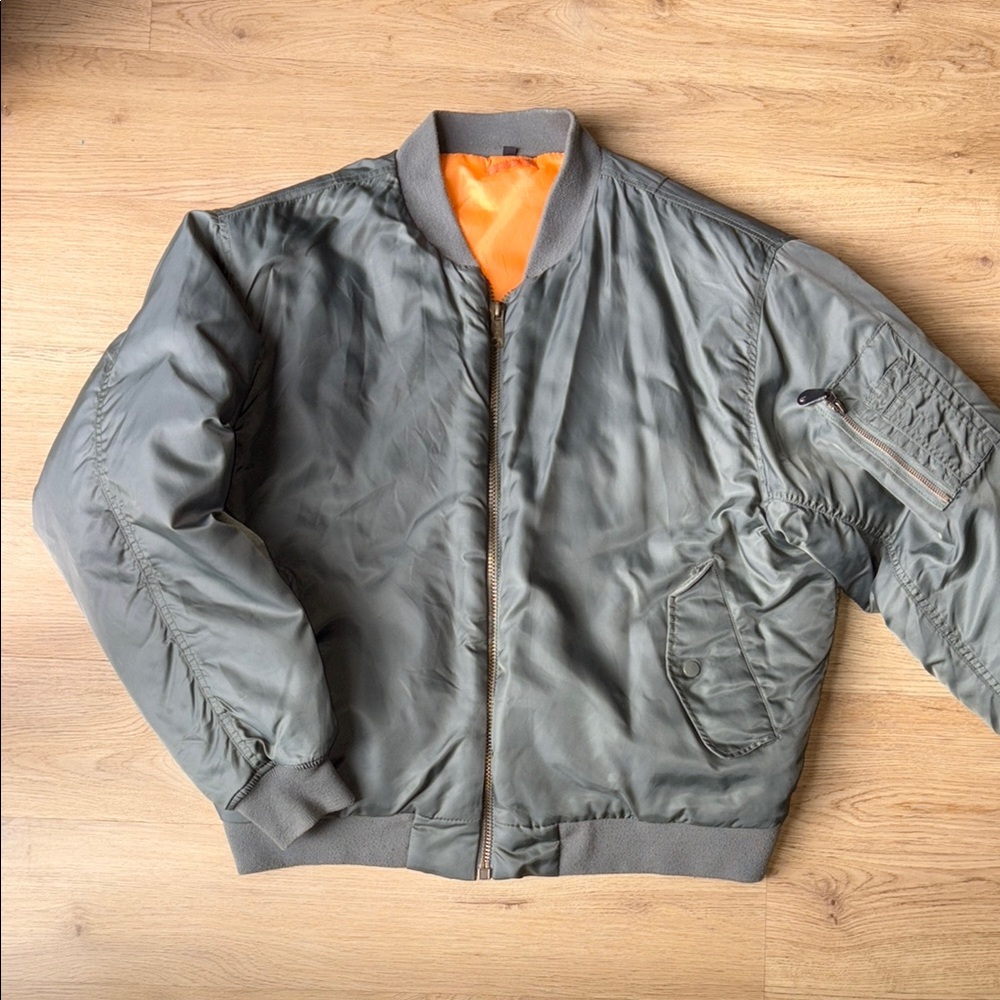 Army Green Bomber Jacket Men’s Medium